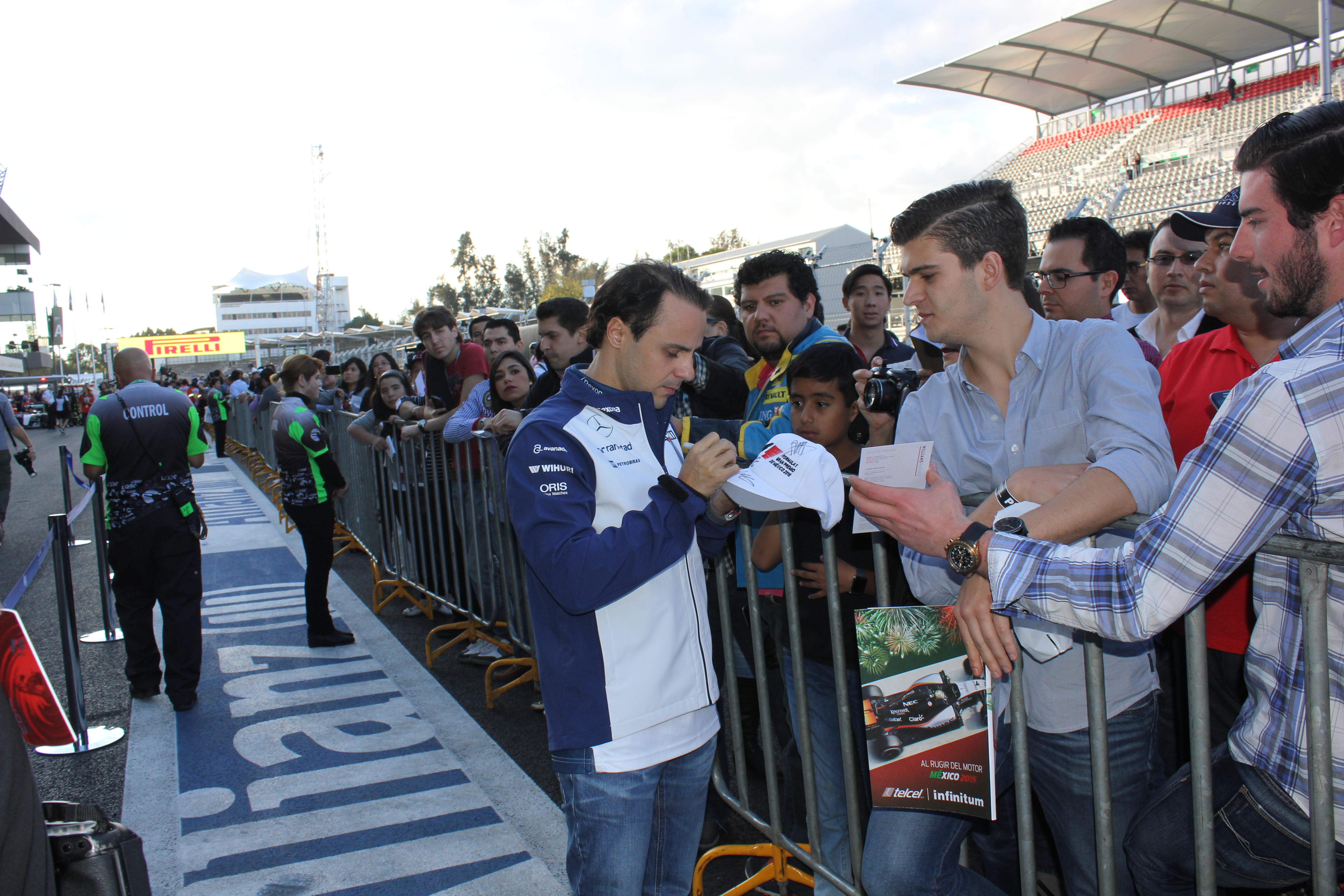 pitlane_14