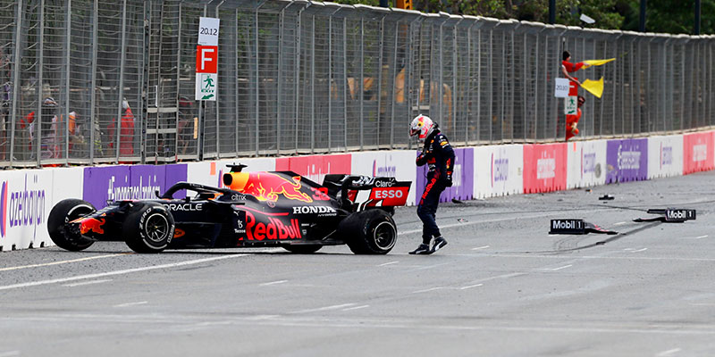 Gran victoria de ‘Checo’ Pérez en Bakú, su primera con Red Bull