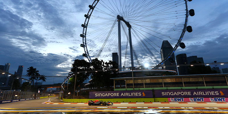 Leclerc se queda con la pole en Singapur, Verstappen saldrá octavo