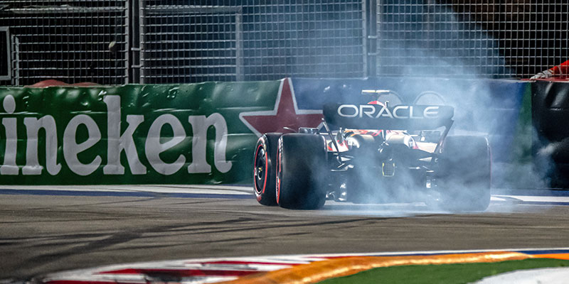 Sainz logra la pole en Singapur